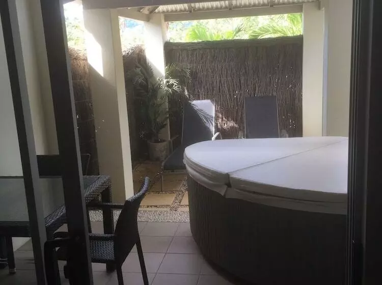 Airlie Central Apartments