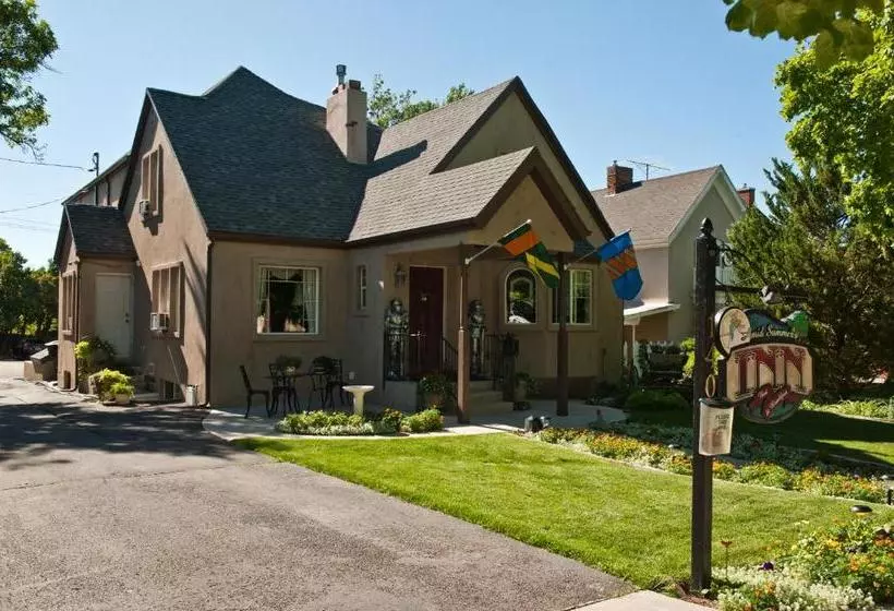 Amid Summer's Inn Bed And Breakfast