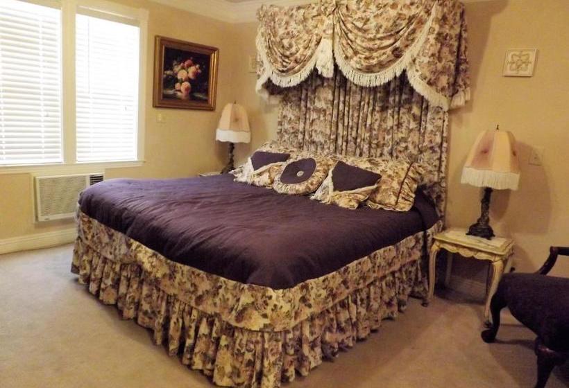 Amid Summer's Inn Bed And Breakfast