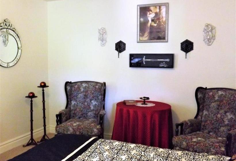 Amid Summer's Inn Bed And Breakfast