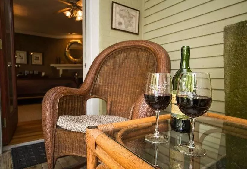 민박 Hidden Garden Cottages & Suites