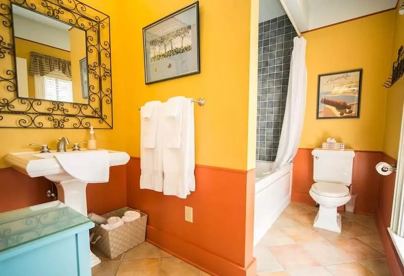 민박 Hidden Garden Cottages & Suites