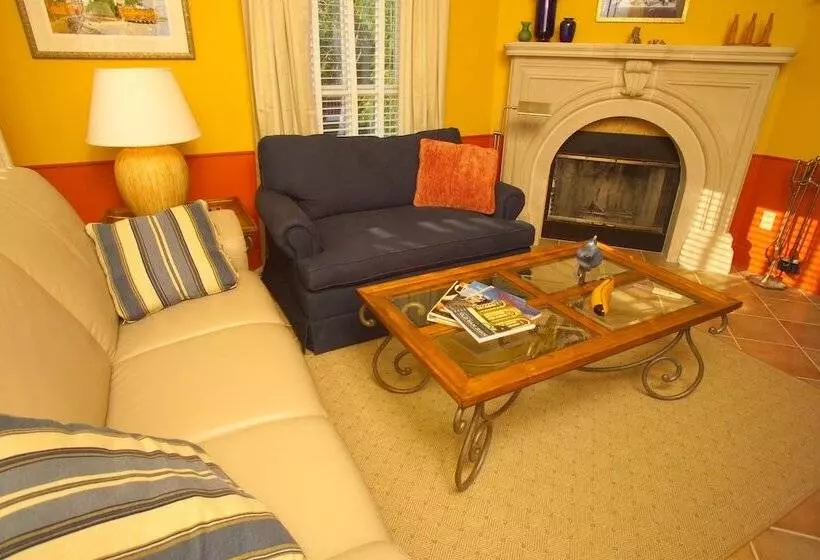 민박 Hidden Garden Cottages & Suites