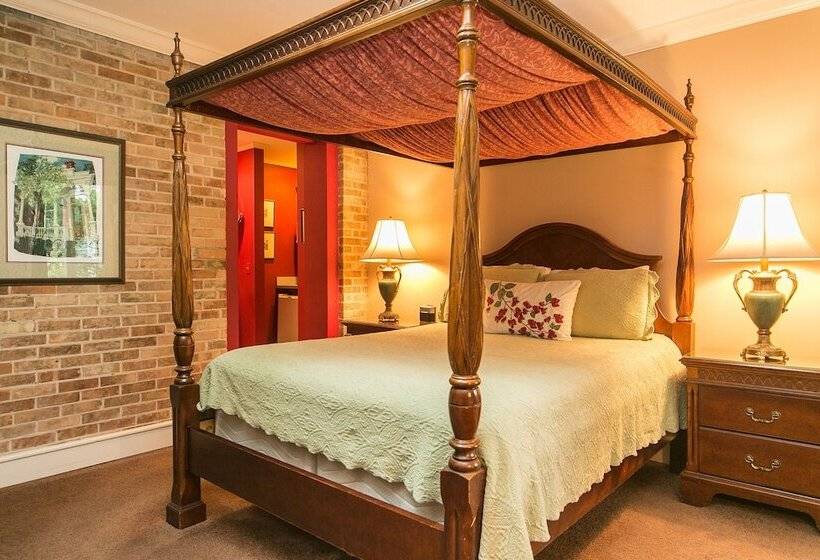 مبيت وإفطار Hidden Garden Cottages & Suites