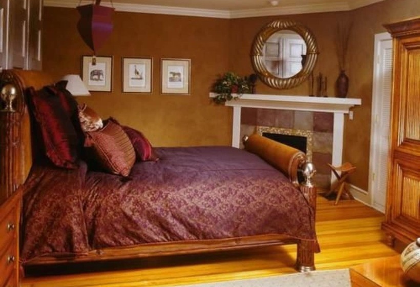 مبيت وإفطار Hidden Garden Cottages & Suites