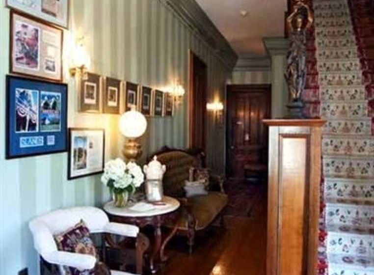 مبيت وإفطار Sarah Kendall House