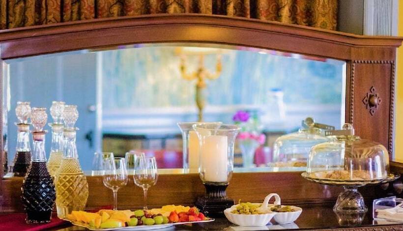 Casa De Solana Bed And Breakfast