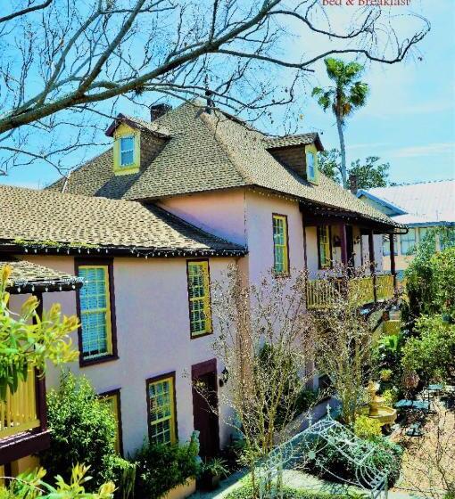 Casa De Solana Bed And Breakfast