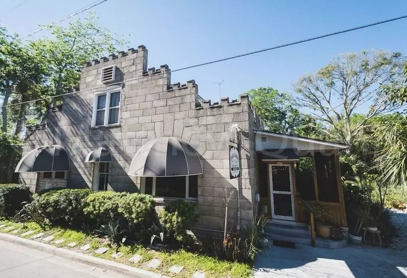 Castle Garden Bed & Breakfast