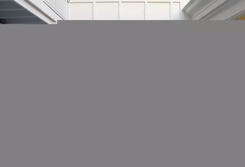 هتل Academy Curacao