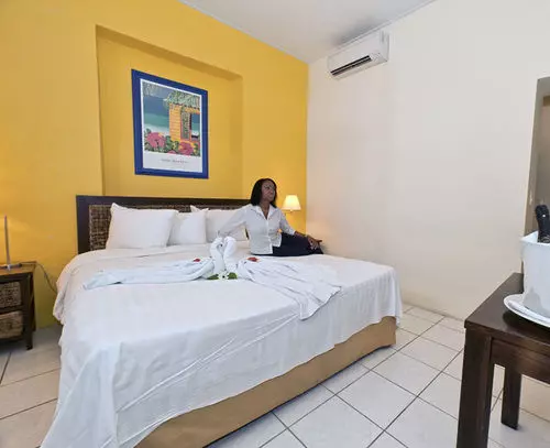 هتل Academy Curacao