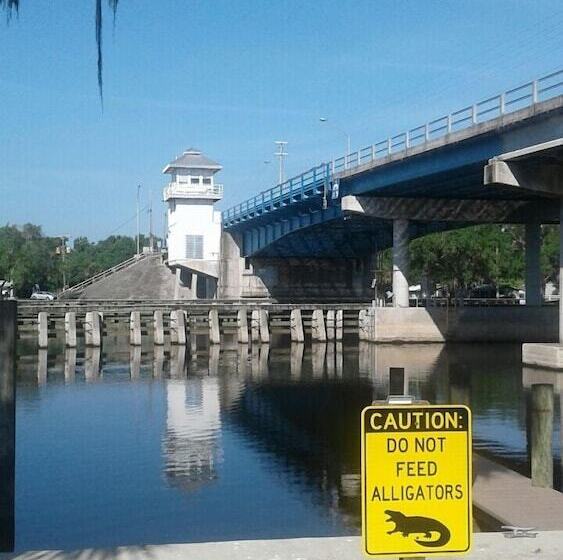 호텔 Big River Marina & Lodge