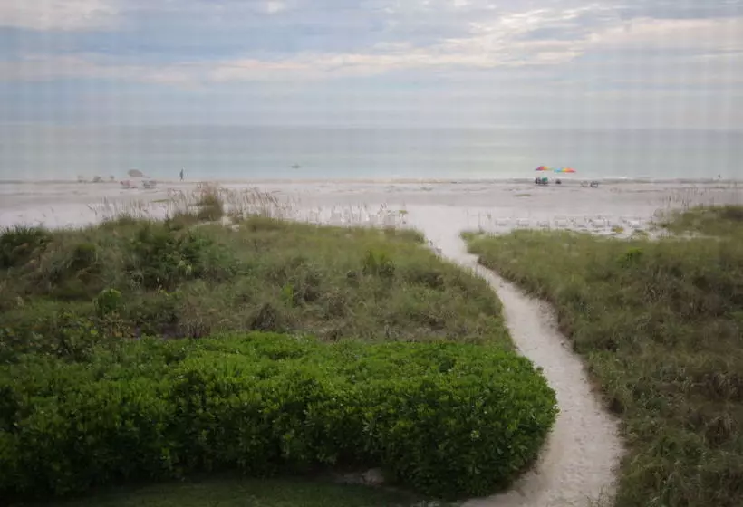 Отель Cabana Beach Club By Rva