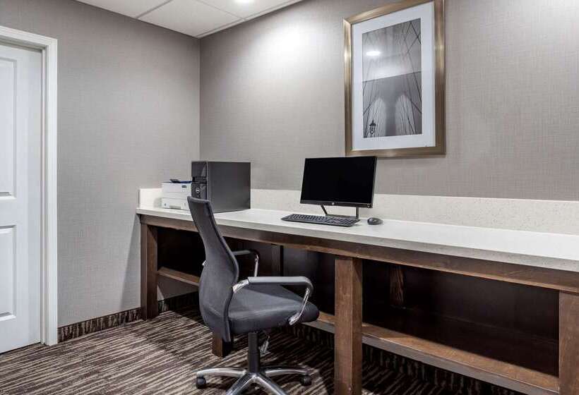 فندق Comfort Inn & Suites North Little Rock Jfk Blvd