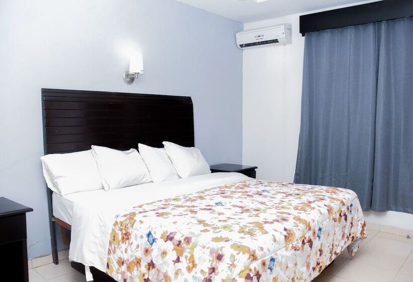 בית מלון כפרי El Mayo Inn