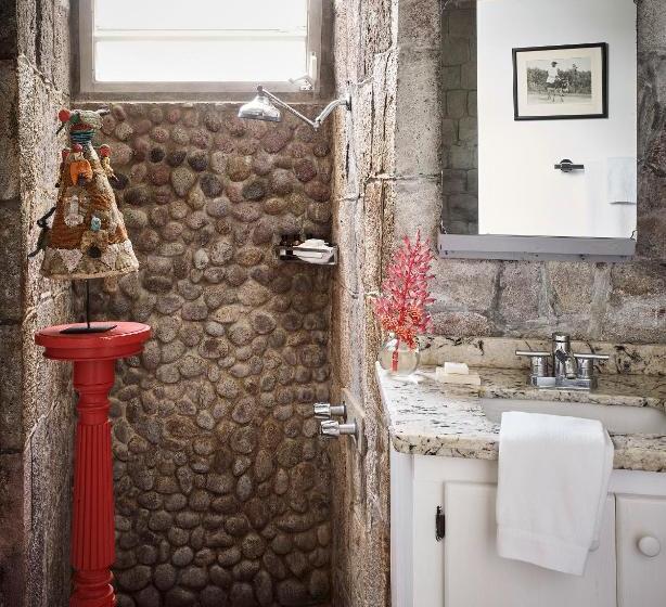 هتل Golden Rock Nevis