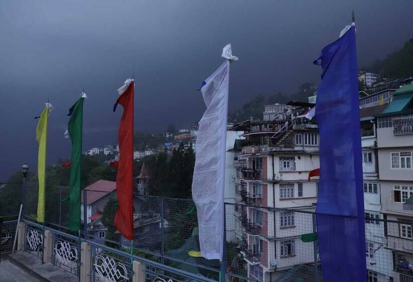 هتل Jewel Himalayan Heights