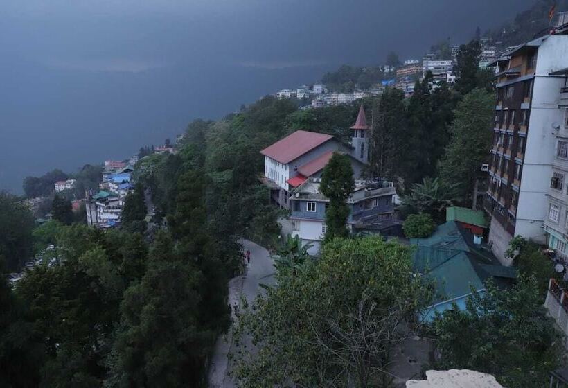 هتل Jewel Himalayan Heights