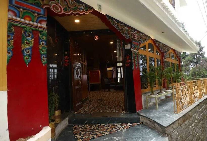 هتل Jewel Himalayan Heights