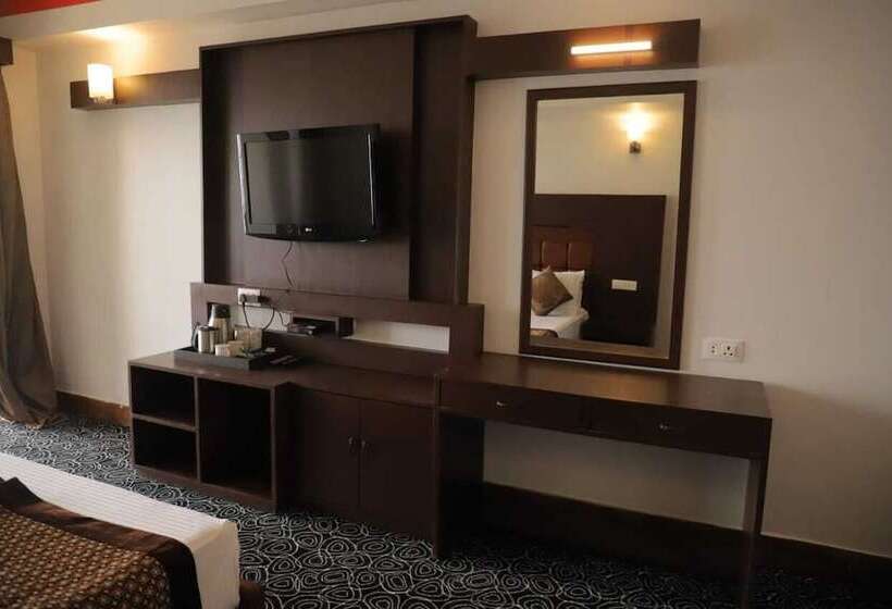 هتل Jewel Himalayan Heights