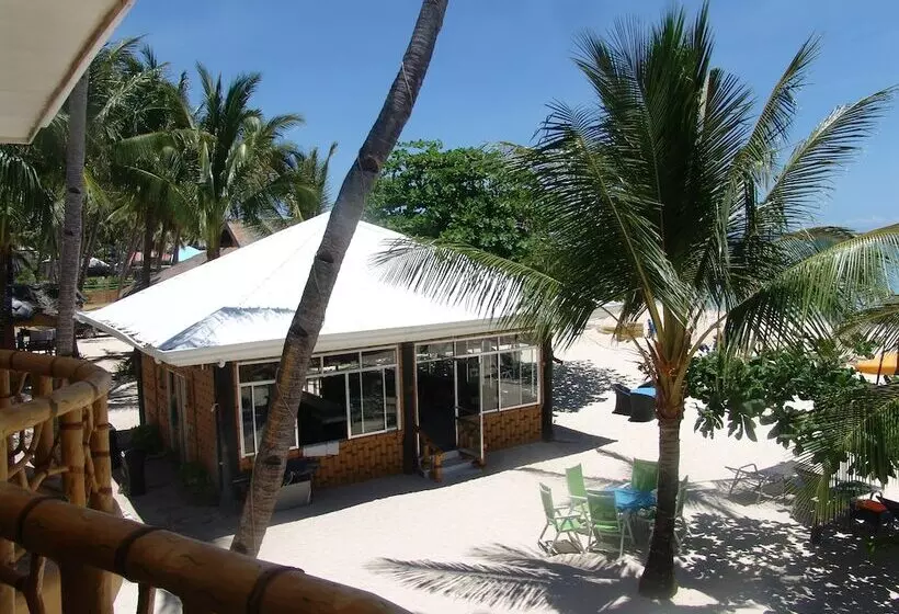 酒店 Marlins Beach Resort