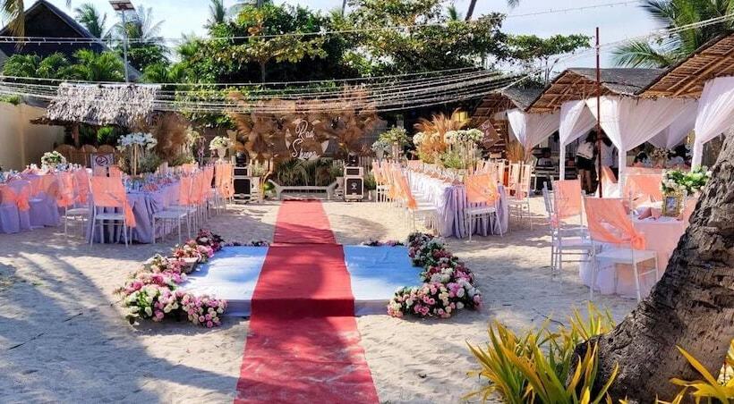 Отель Marlins Beach Resort