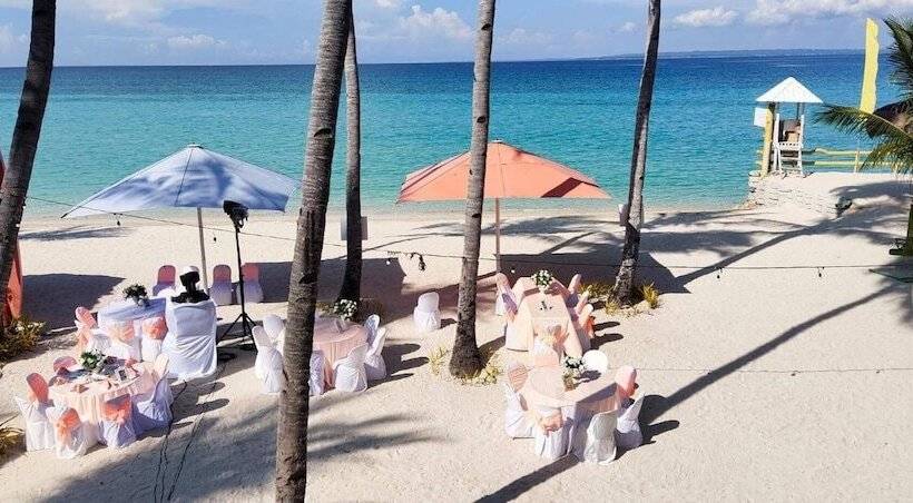 Отель Marlins Beach Resort