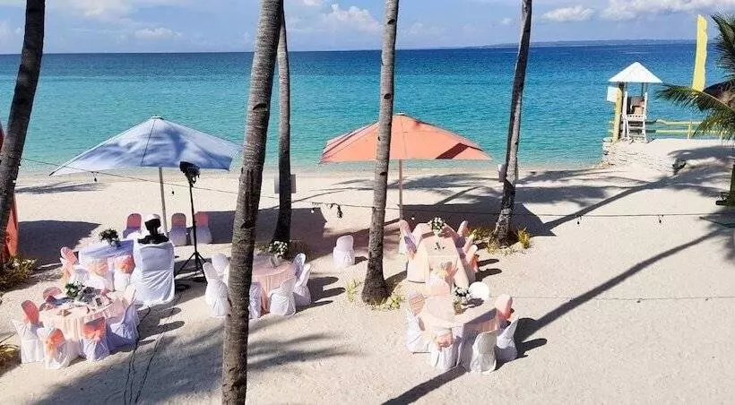 酒店 Marlins Beach Resort