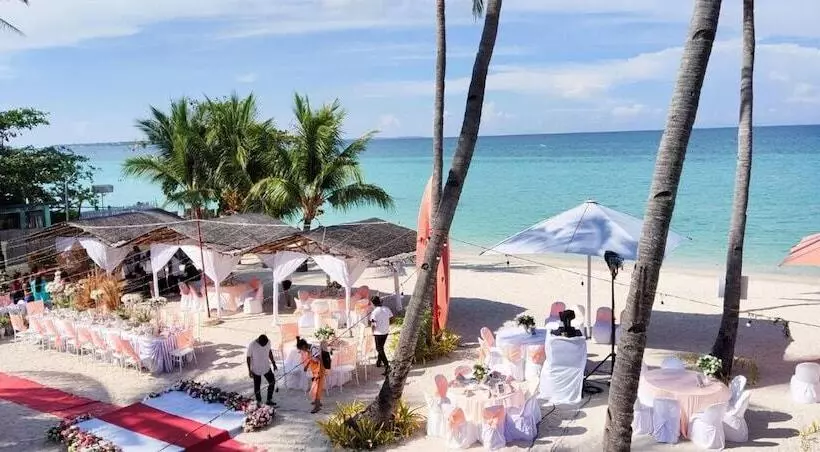 酒店 Marlins Beach Resort