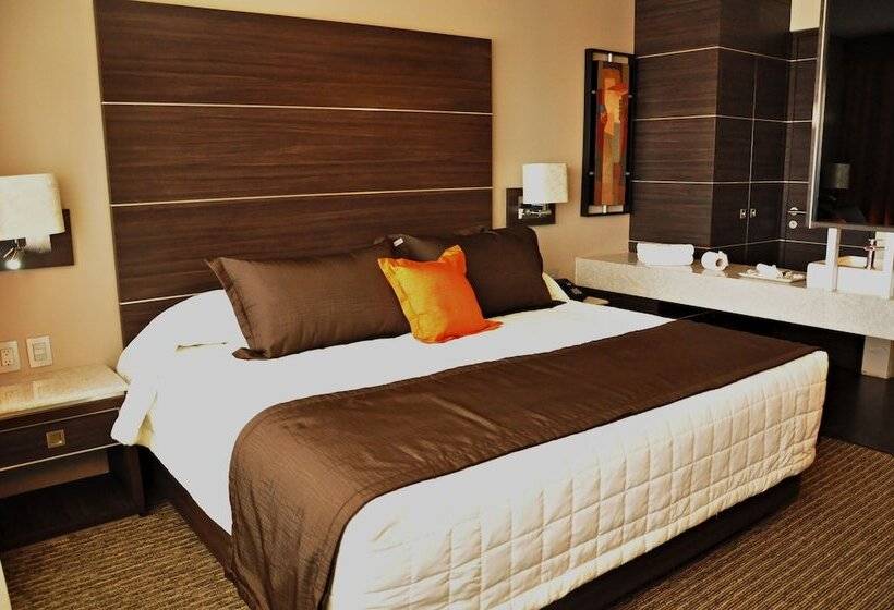 هتل Real Alameda De Queretaro