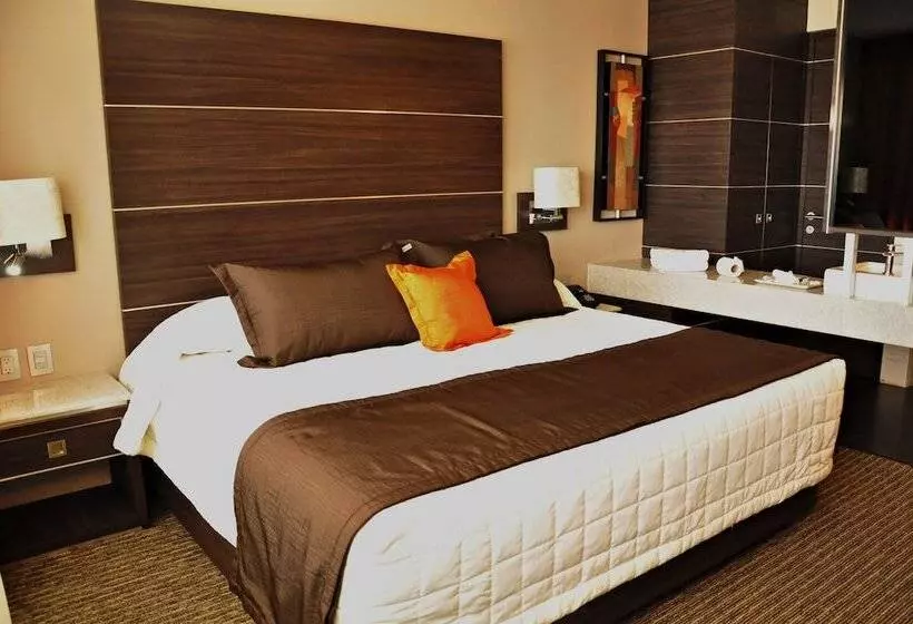 Otel Real Alameda De Queretaro