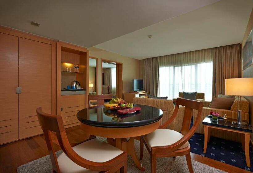 בית מלון כפרי Royale Chulan The Curve