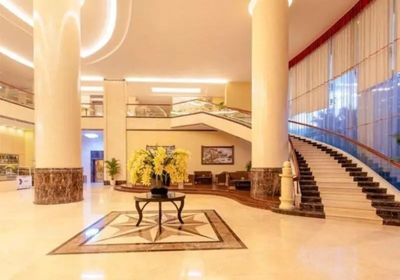 בית מלון כפרי Royale Chulan The Curve