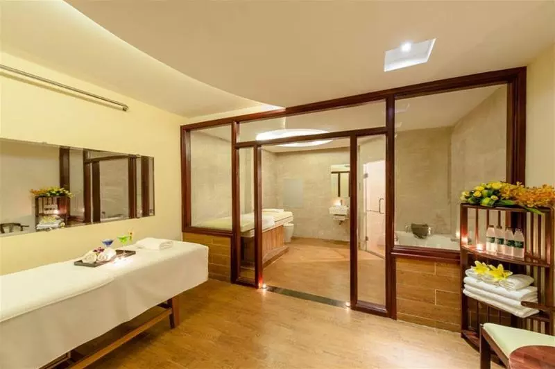 בית מלון כפרי Royale Chulan The Curve