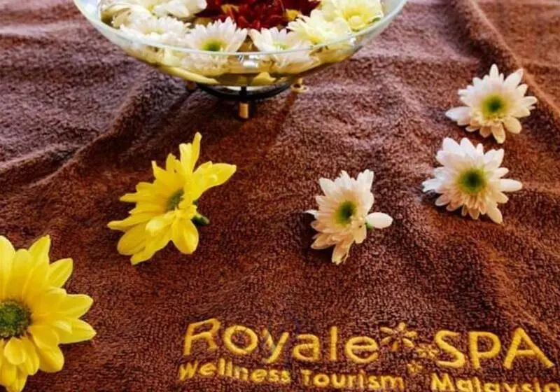 בית מלון כפרי Royale Chulan The Curve