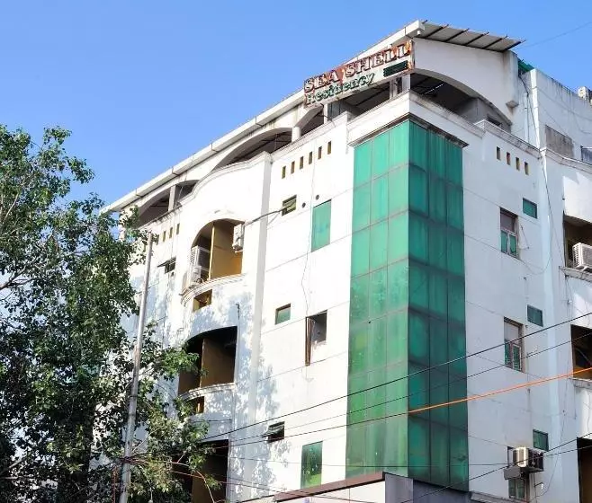 ホテル Sea Shell Residency