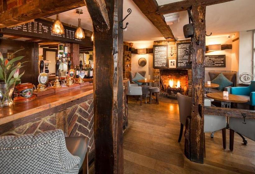 בית מלון כפרי The Chequers Inn