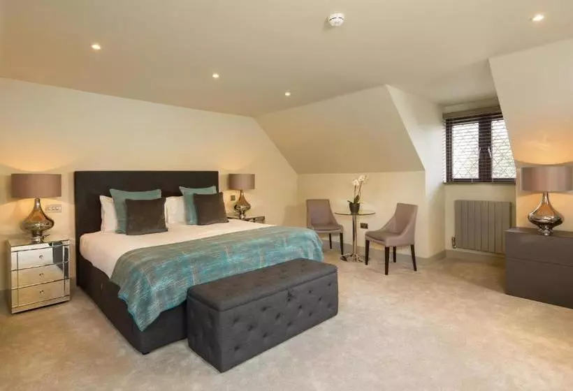 Отель The Chequers Inn