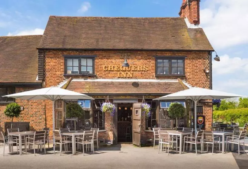 Отель The Chequers Inn