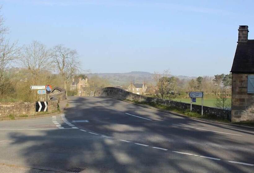 בית מלון כפרי The Manifold Inn