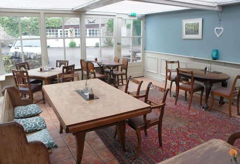 בית מלון כפרי The Manifold Inn