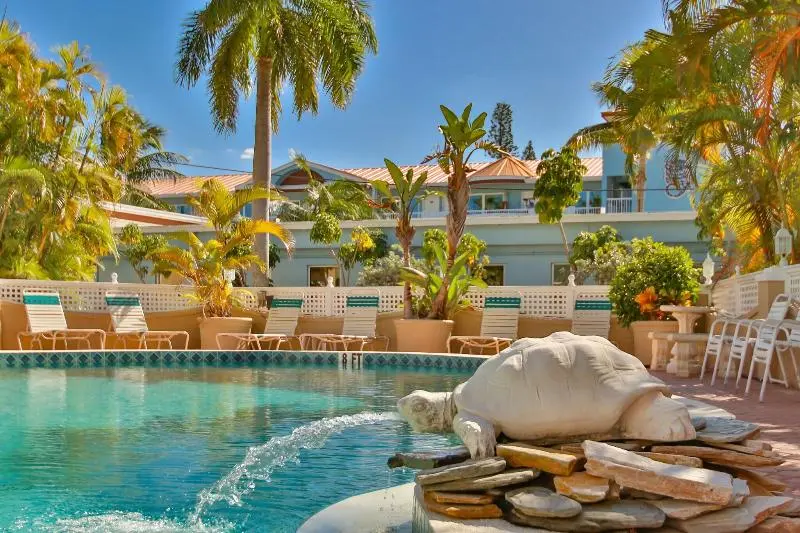 ホテル Tortuga Inn Beach Resort