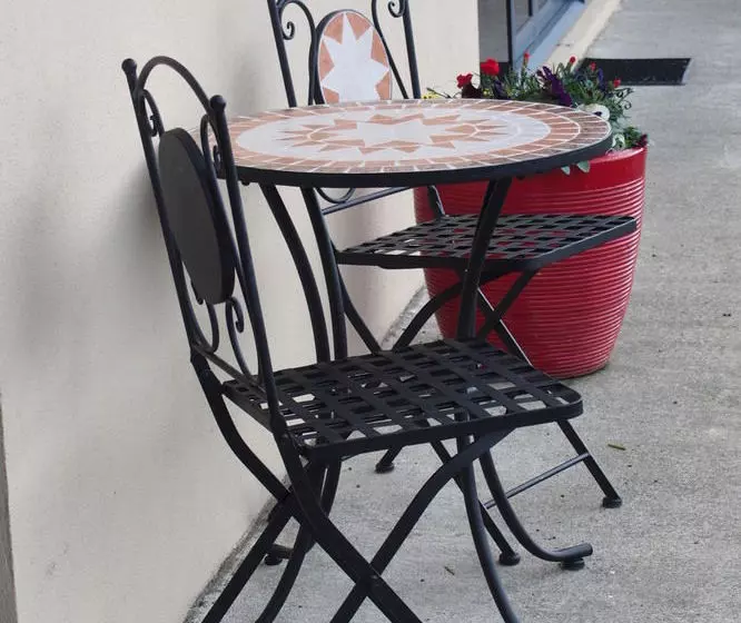 Linkwater Motel And Backpackers