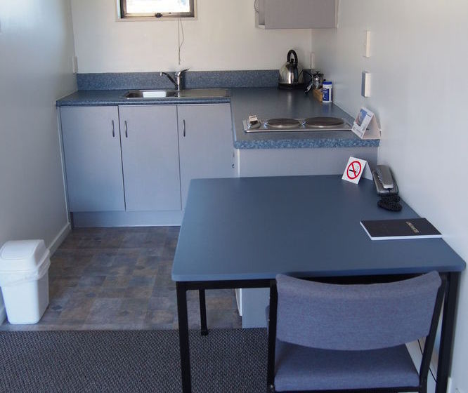 Linkwater Motel And Backpackers