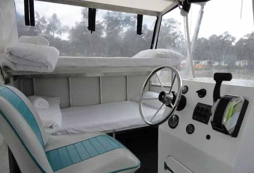 Moama On Murray Houseboats