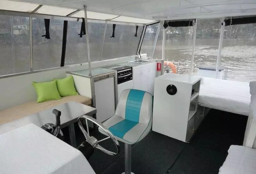 Moama On Murray Houseboats