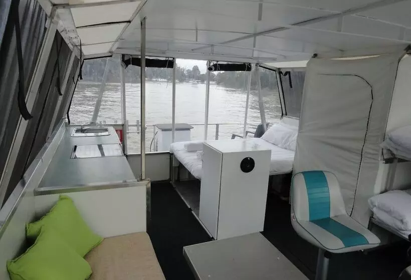 Moama On Murray Houseboats