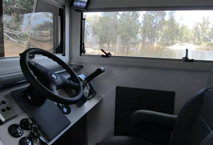 Moama On Murray Houseboats