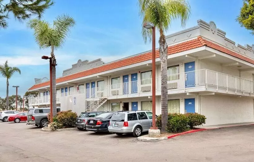 Motel 6carlsbad, Ca  East Near Legoland