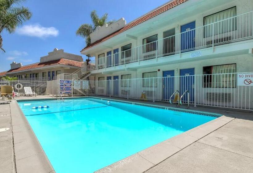 Motel 6carlsbad, Ca East Near Legoland